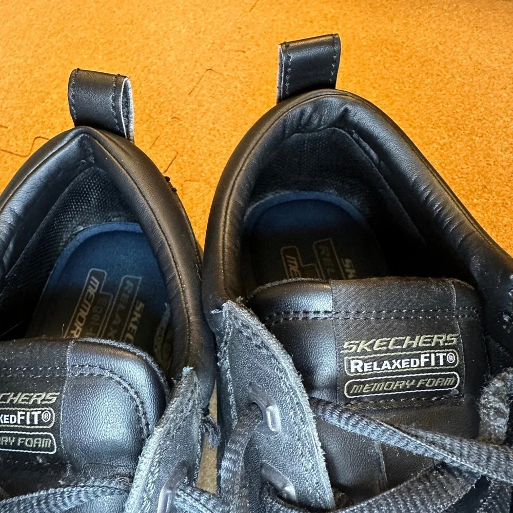 Skechers Relaxed Fit Memory Foam Black Leather‎ Work Shoes Mens 9.5 SN 64260